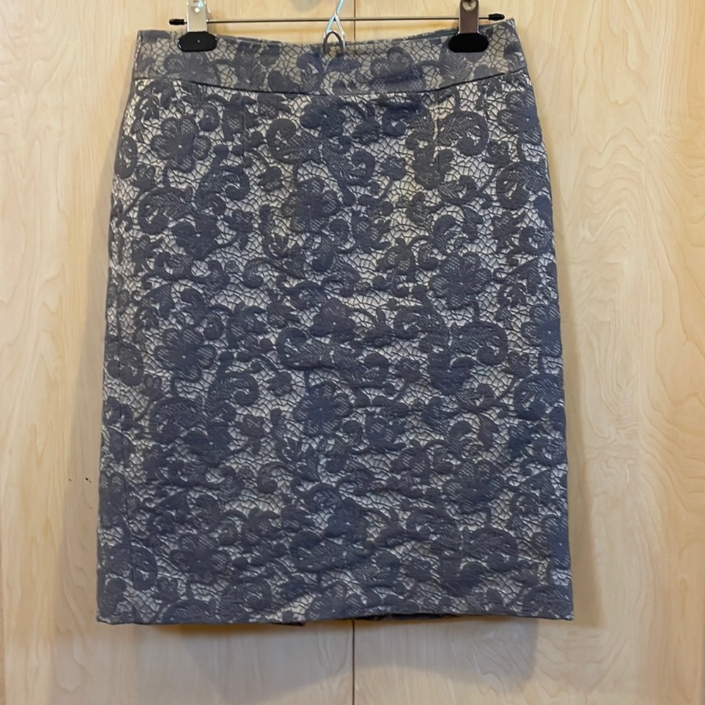 Banana republic, gray skirt worn once size 6.